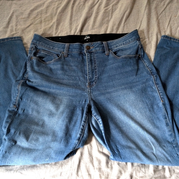 LuLaRoe Denim - Lularoe Denim jeans sz 32 no rips skinny